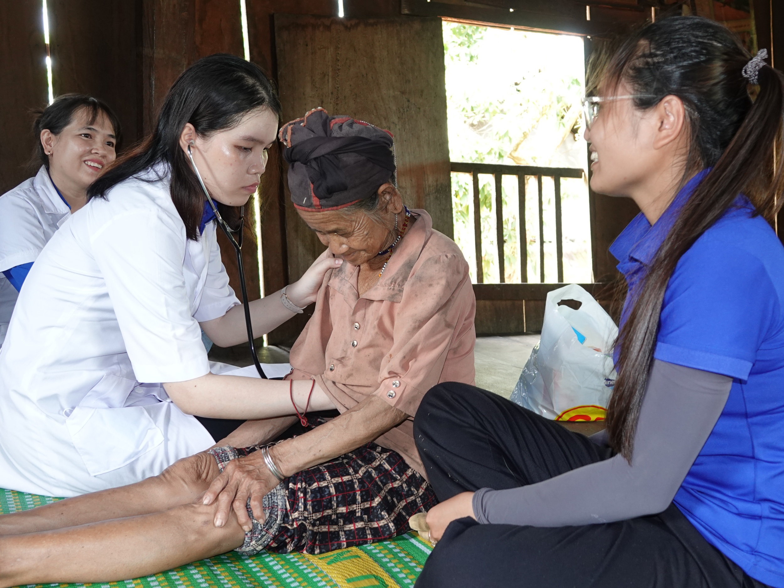 Khám bệnh miễn phí